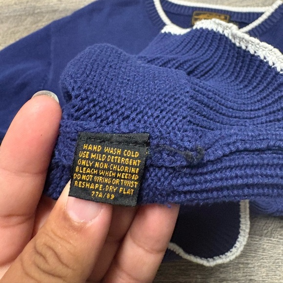 Vintage Eddie Bauer Nautical Themed Blue Sweater with Floral Design - Picture 8 of 9